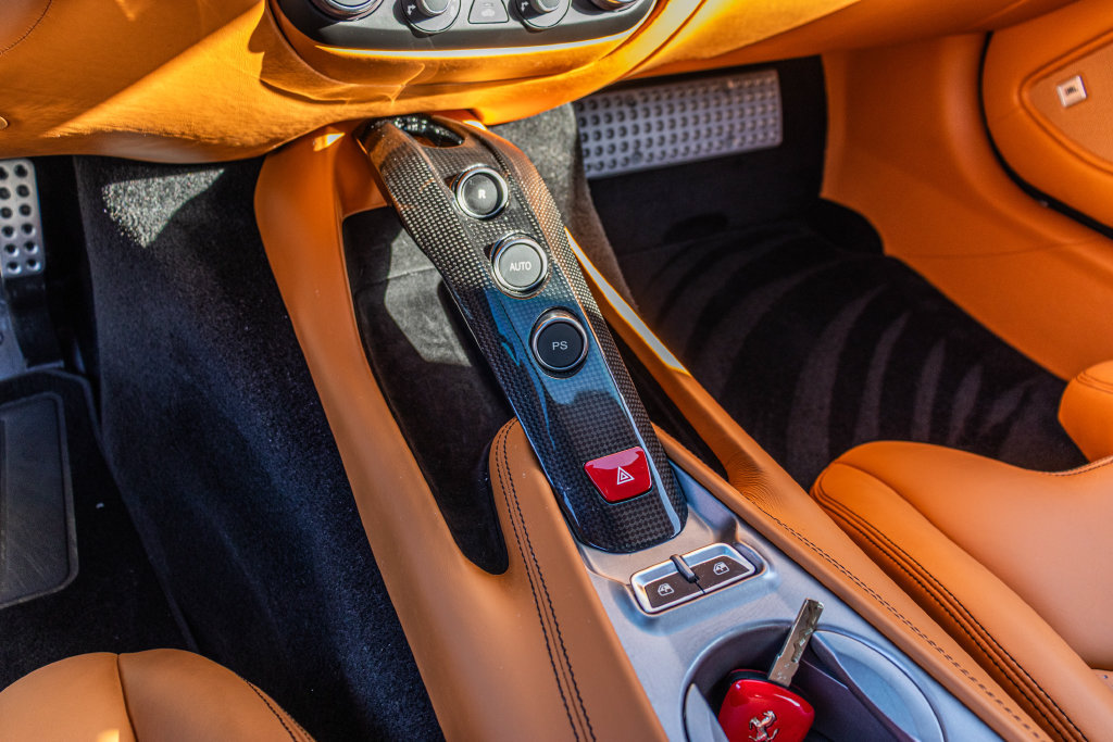 Used 2016 Ferrari F12 Berlinetta RWD image 5