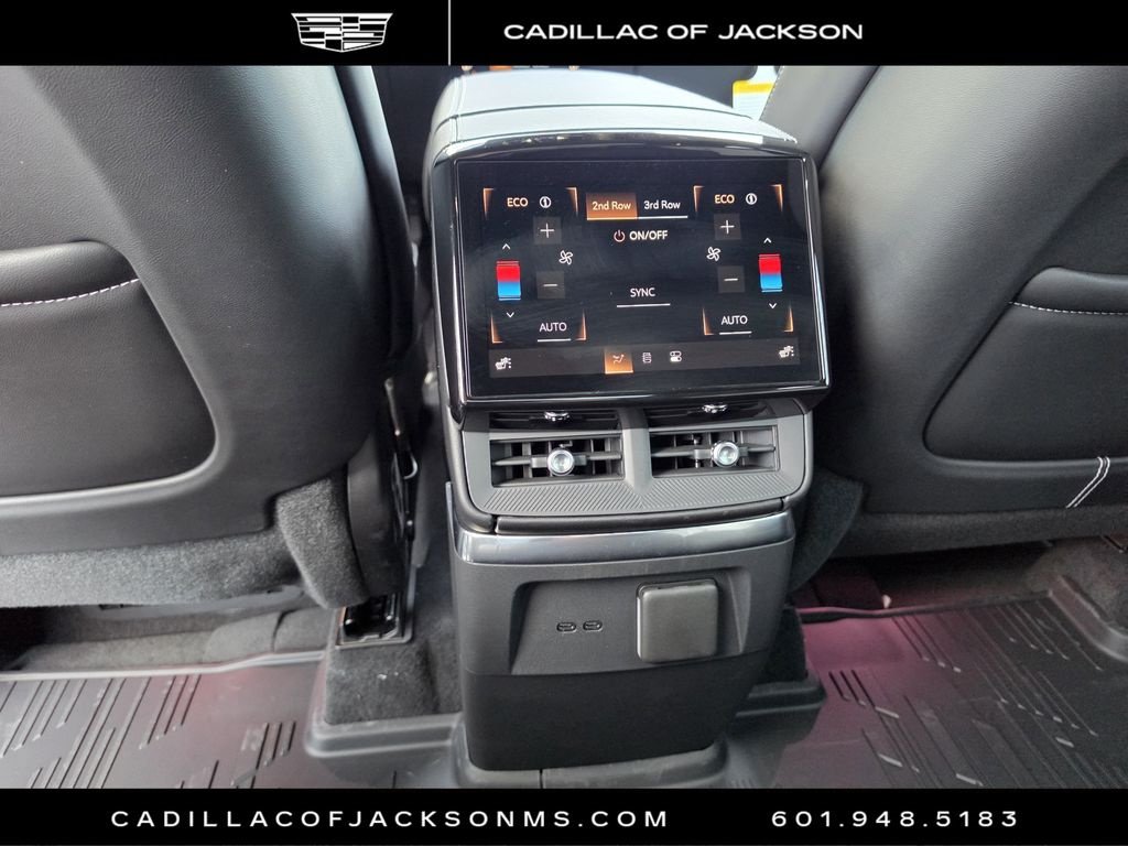 New 2027 Cadillac Vistiq Luxury w/ LPO, Floor Liner Package AWD/4WD image 20