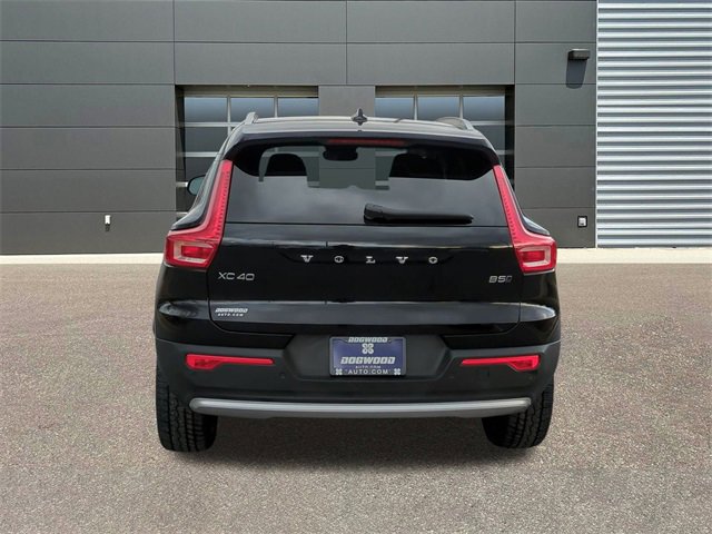 Used 2025 Volvo XC40 B5 Plus image 6