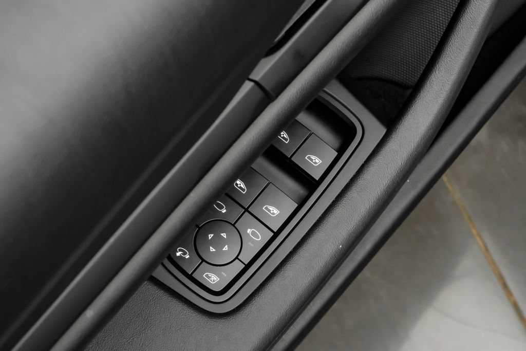 Used 2023 Porsche Taycan RWD image 39