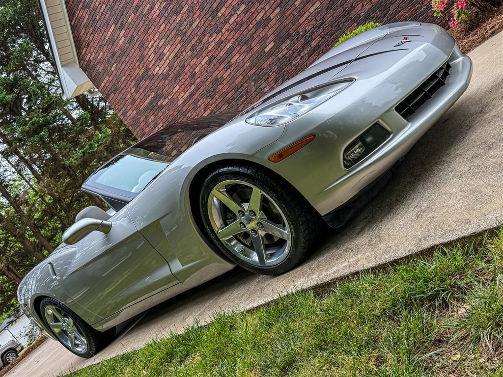 Used 2006 Chevrolet Corvette Convertible w/ Preferred Equipment Group RWD image 31