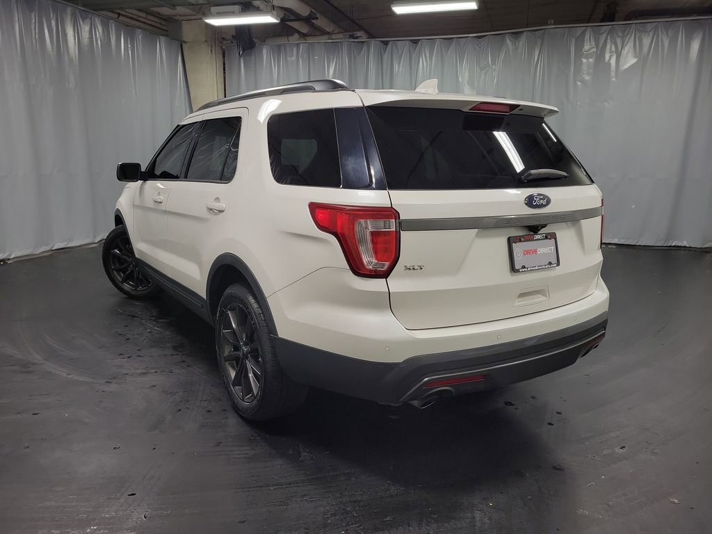Used 2017 Ford Explorer XLT w/ Equipment Group 202A image 7