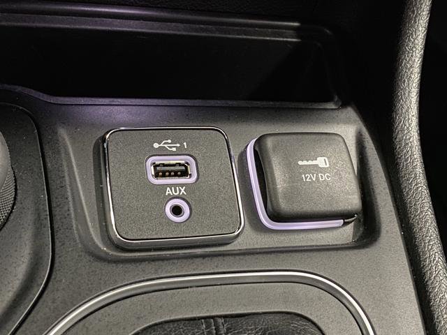 Used 2019 Jeep Cherokee Latitude Plus w/ Comfort/Convenience Group image 23