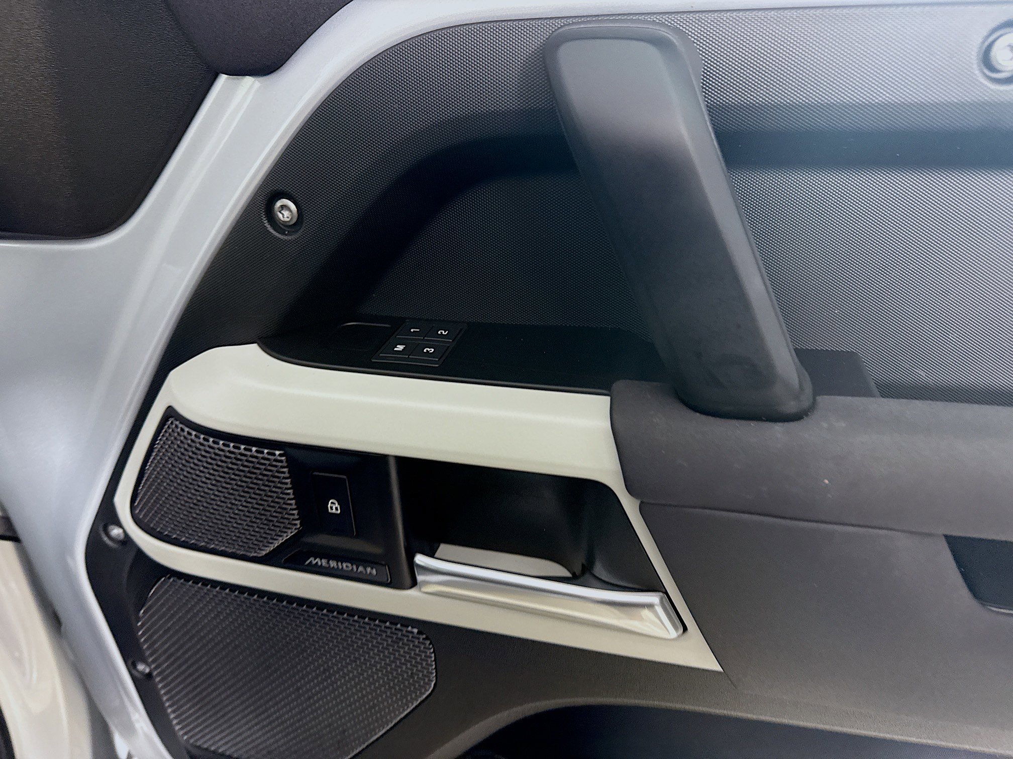 Used 2023 Land Rover Defender 110 S image 31