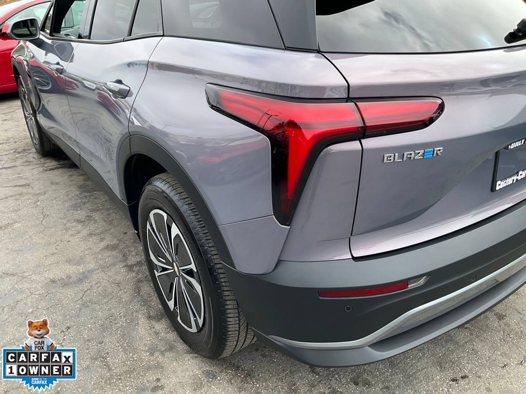Used 2024 Chevrolet Blazer EV LT AWD/4WD image 92