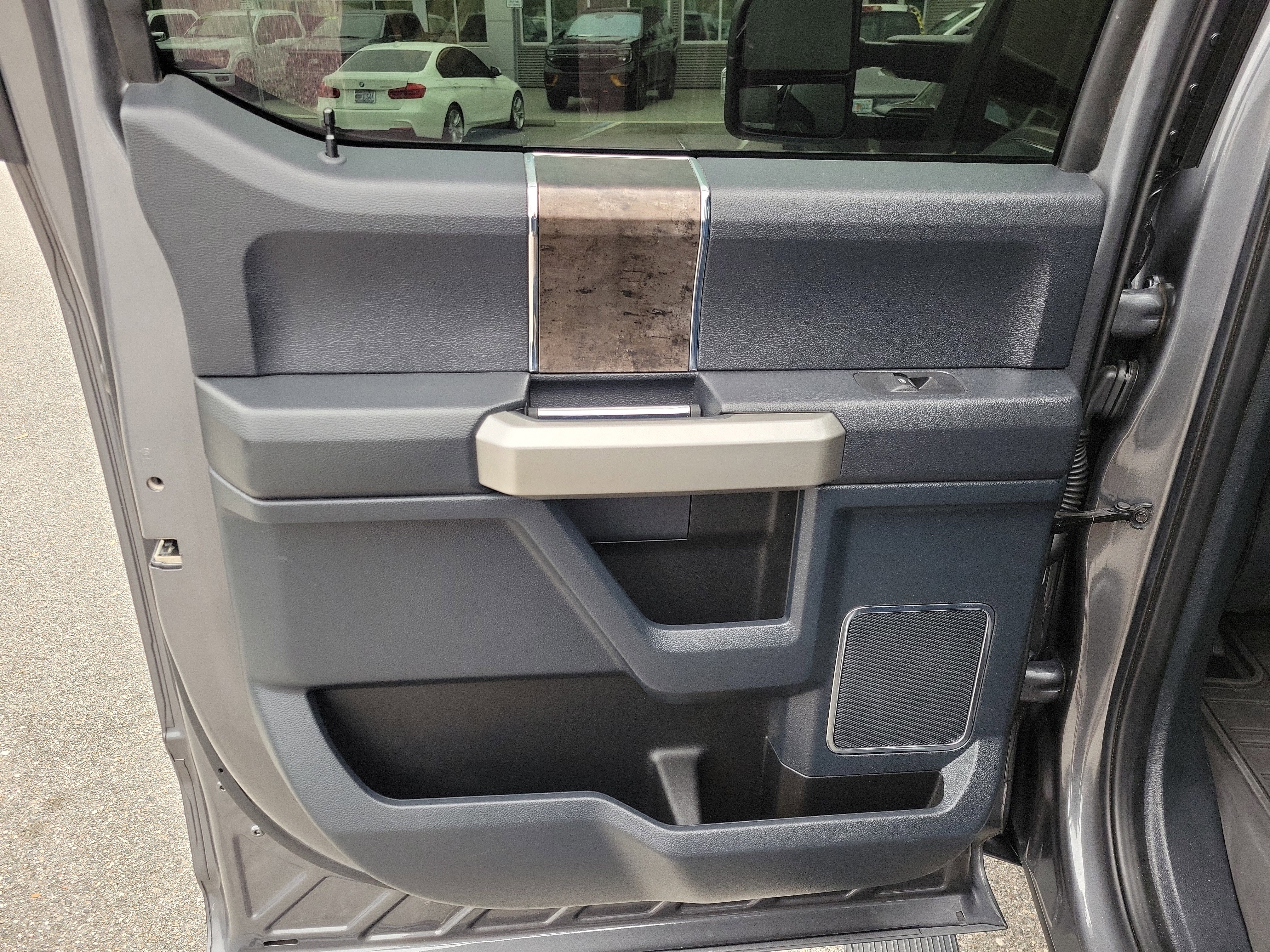 Certified 2022 Ford F250 Lariat w/ Tremor Off-Road Package image 24