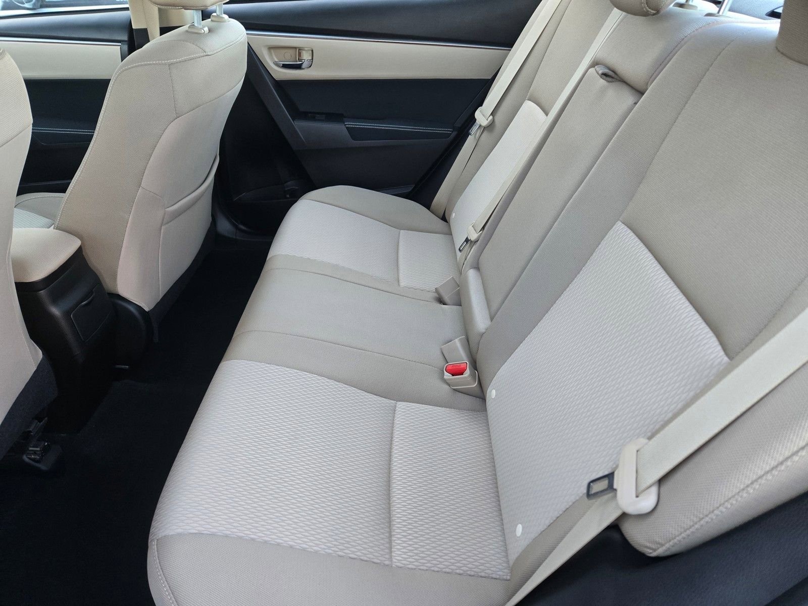 Used 2016 Toyota Corolla LE image 11