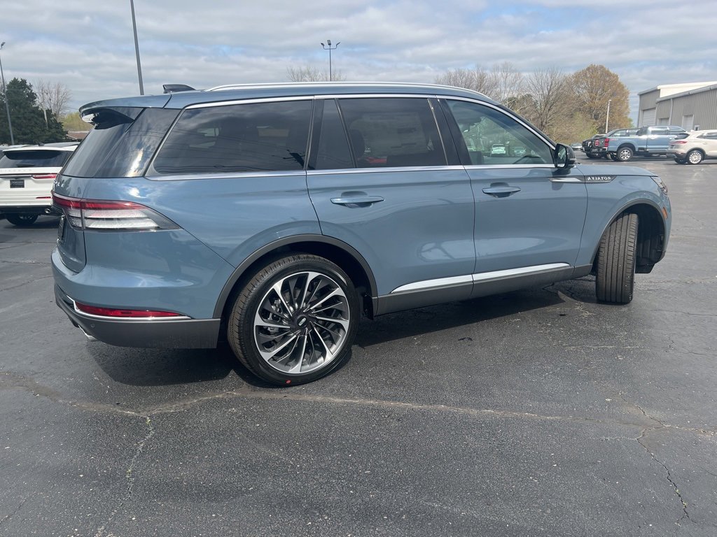 New 2025 Lincoln Aviator Reserve w/ Luxury Package image 13