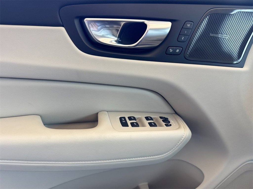 New 2026 Volvo XC60 B5 Ultra image 10