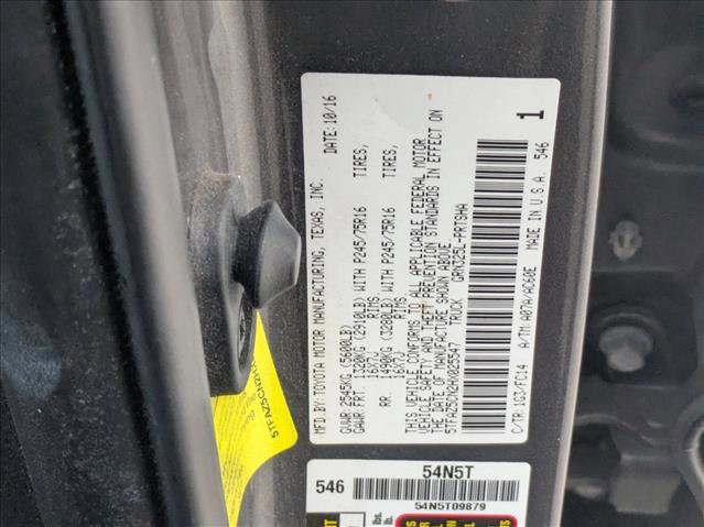 Used 2017 Toyota Tacoma TRD Off-Road image 15