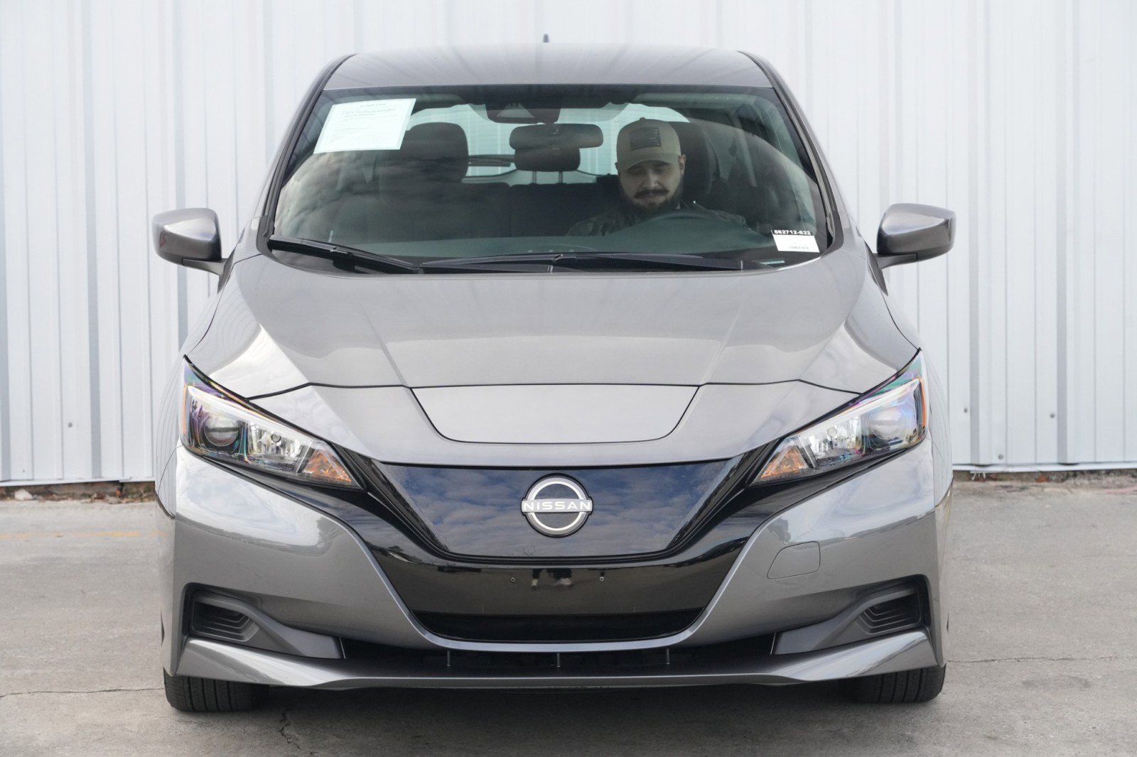 Used 2025 Nissan Leaf S image 38