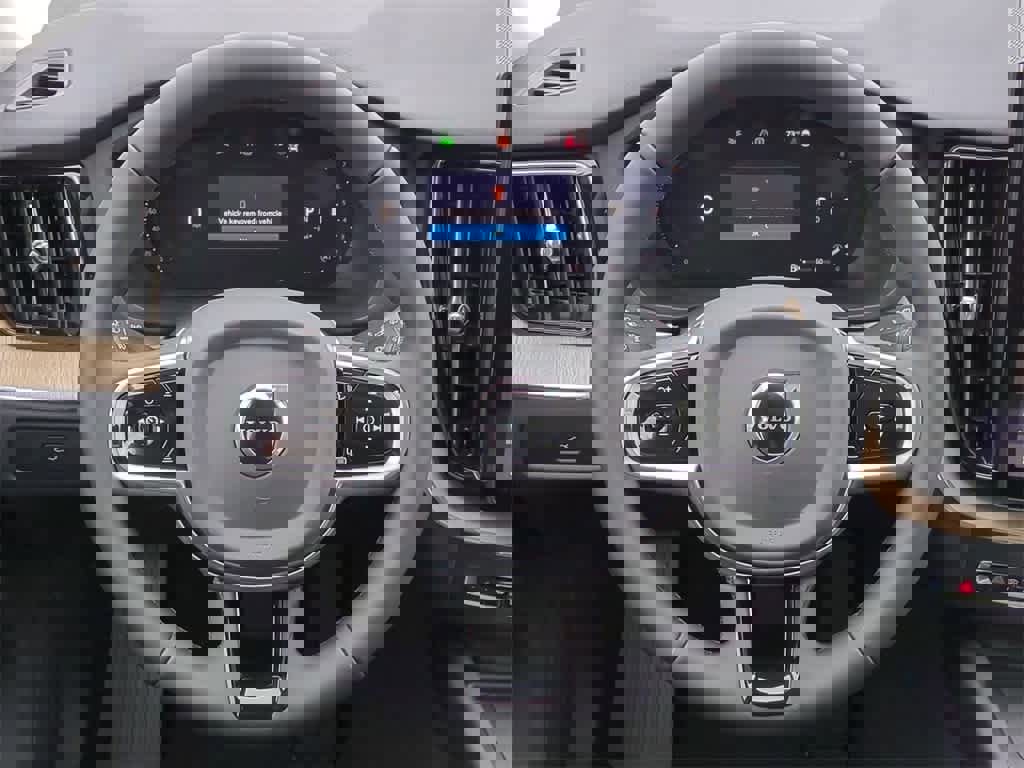 Certified 2026 Volvo XC60 B5 Plus w/ Protection Package Premier image 23