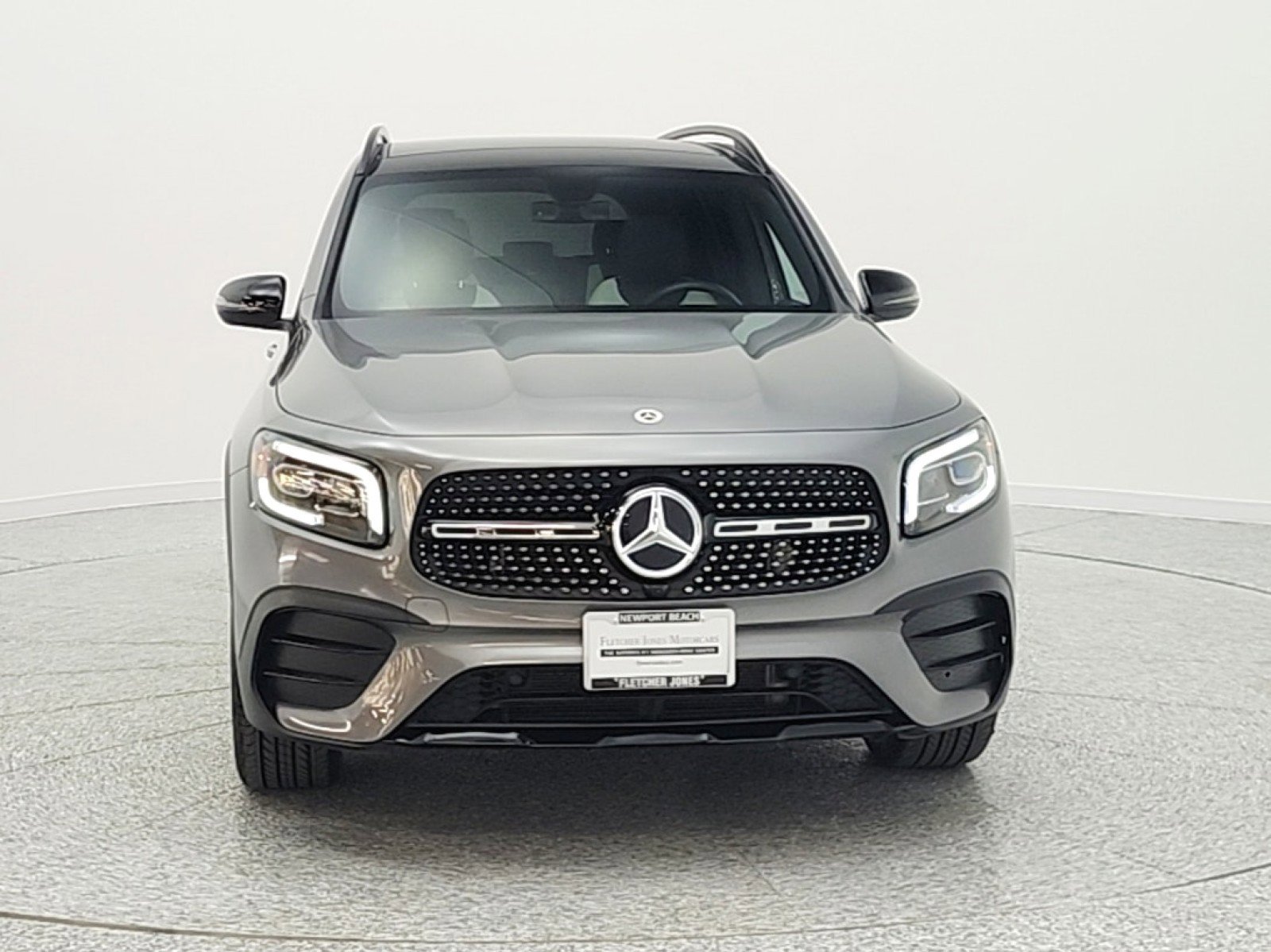 Used 2023 Mercedes-Benz GLB 250 image 2