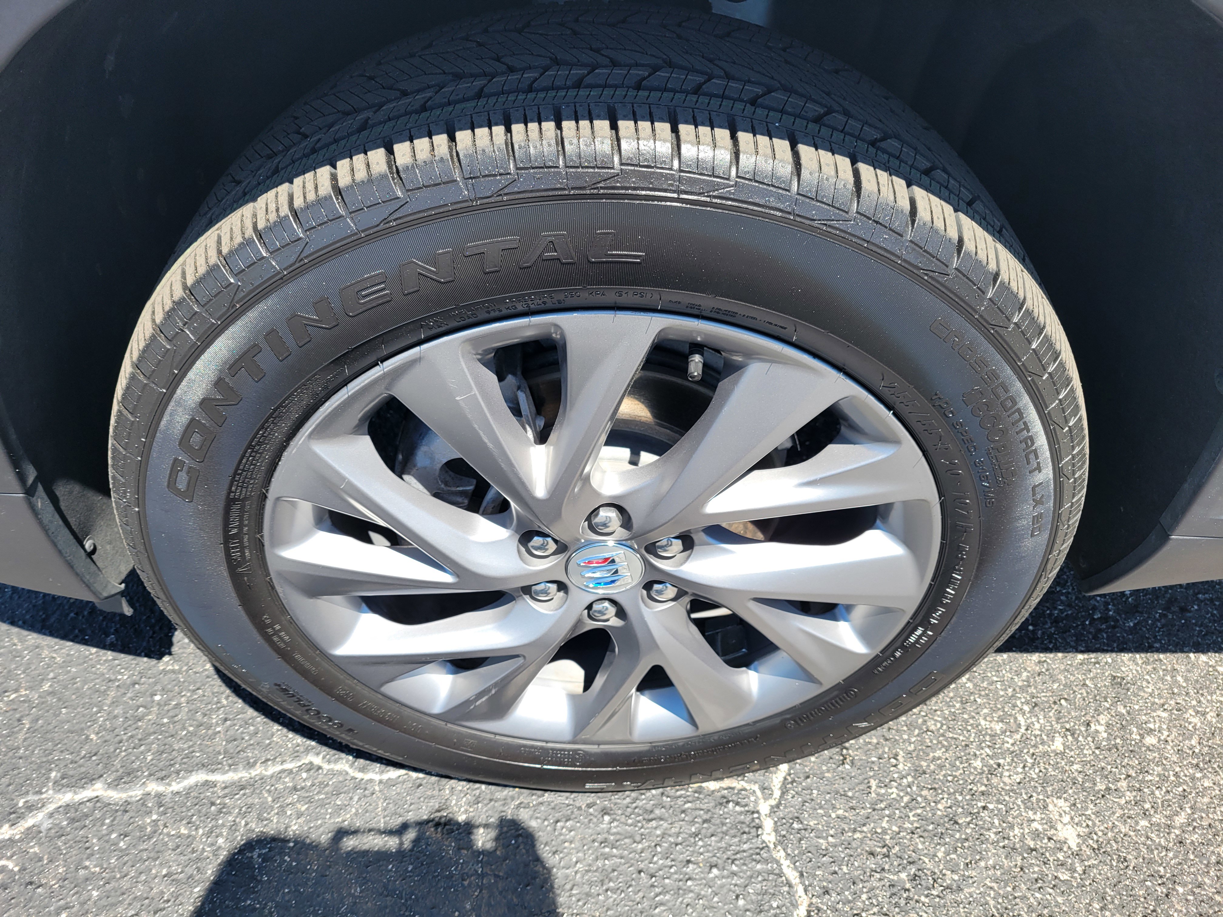 Certified 2025 Buick Enclave Preferred FWD image 39