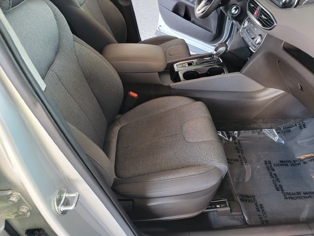 Used 2020 Hyundai Santa Fe SE FWD image 15