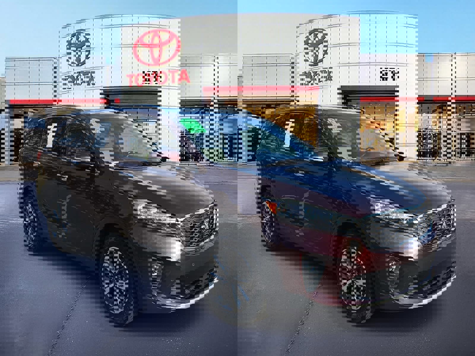 Used 2019 Kia Sorento EX w/ EX Touring Package image 3