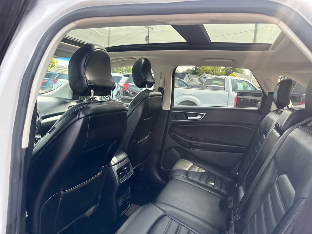 Used 2018 Ford Edge SEL w/ Equipment Group 201A AWD/4WD image 19