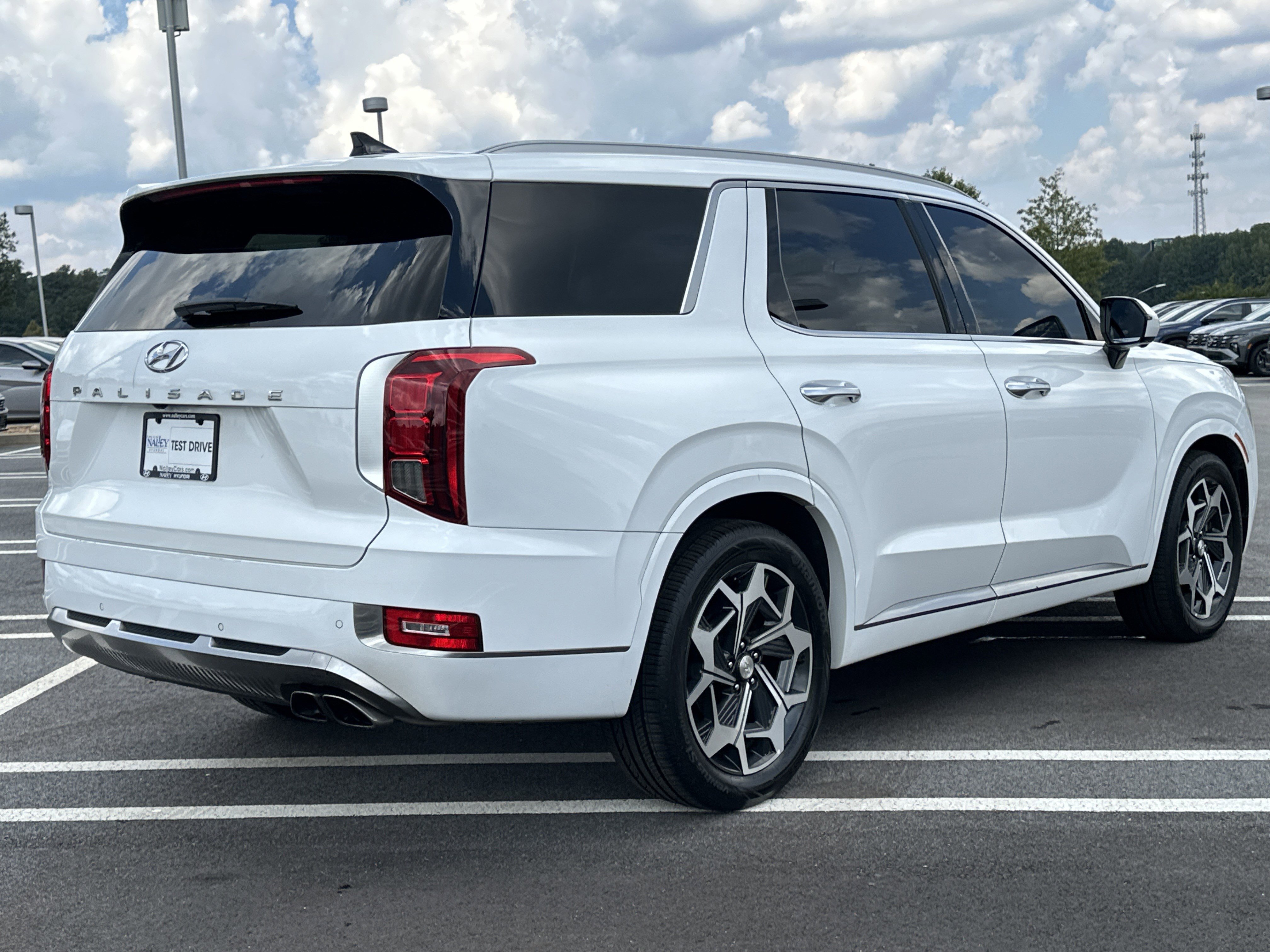 Used 2022 Hyundai Palisade Calligraphy image 27