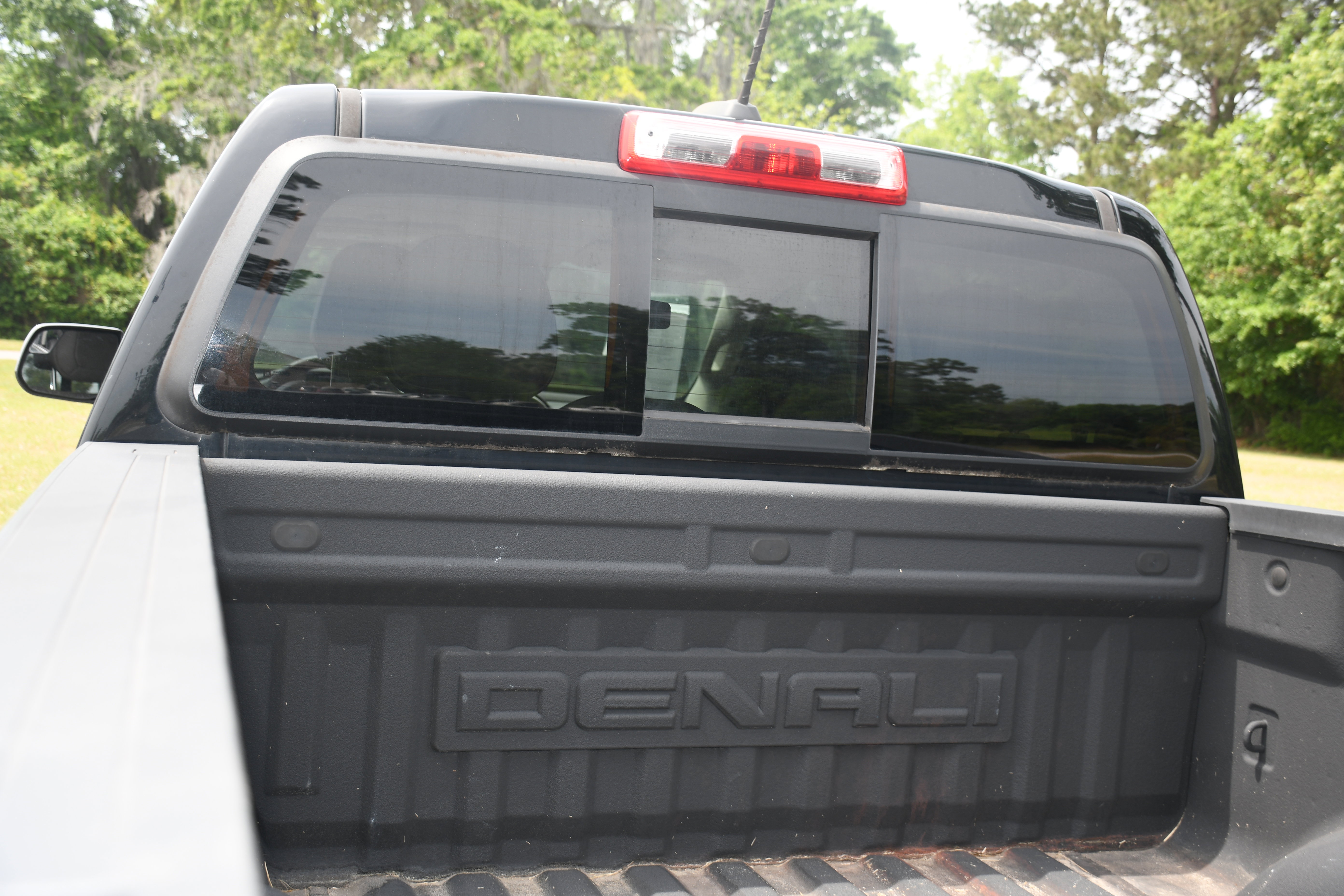 Used 2021 GMC Canyon Denali RWD image 17