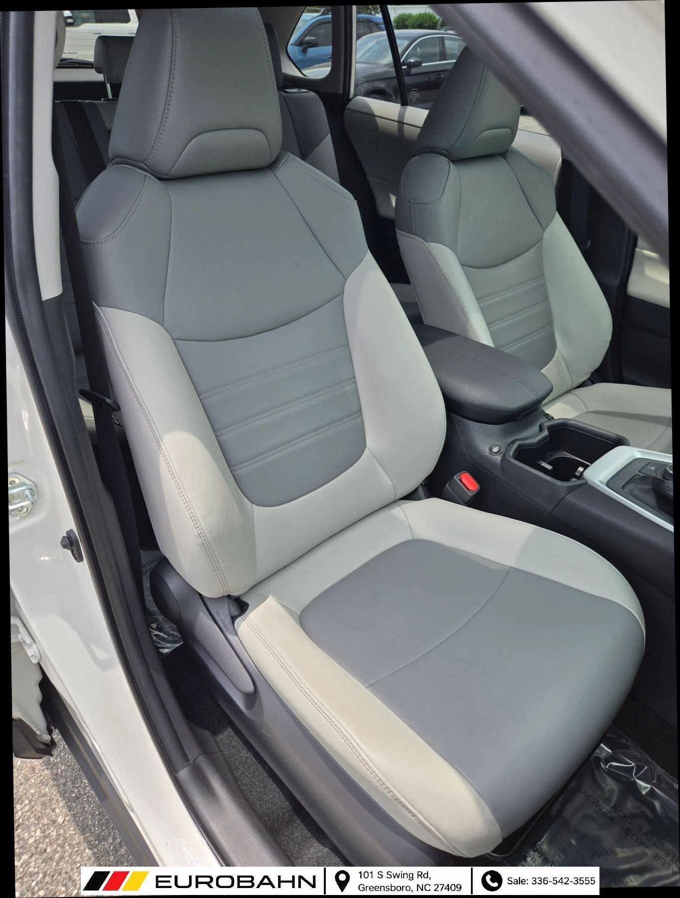 Used 2022 Toyota RAV4 XLE Premium AWD/4WD image 21