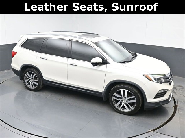 Used 2017 Honda Pilot Touring image 1