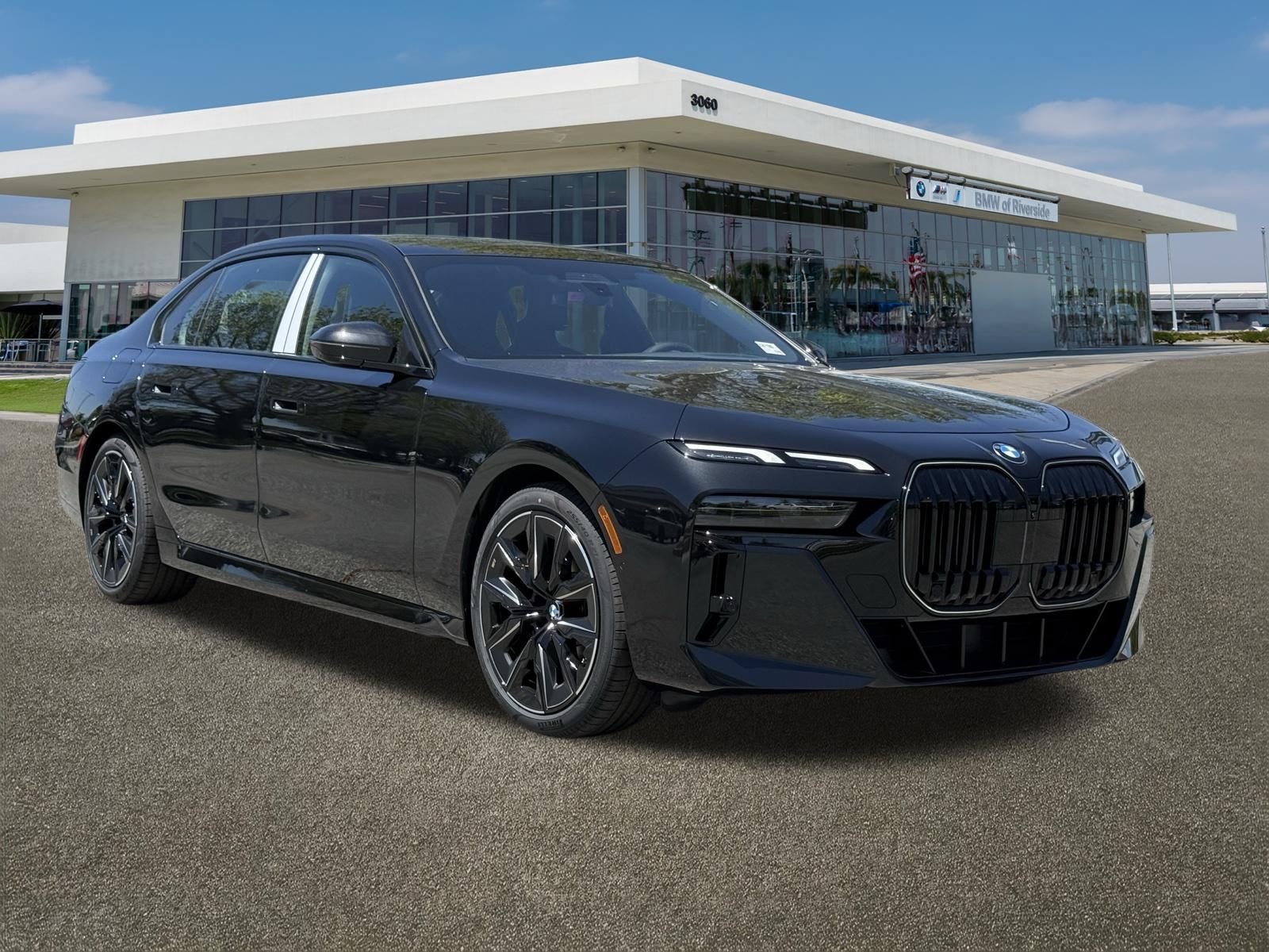 New 2026 BMW 760i xDrive w/ Luxury Rear Seating Package AWD/4WD image 2