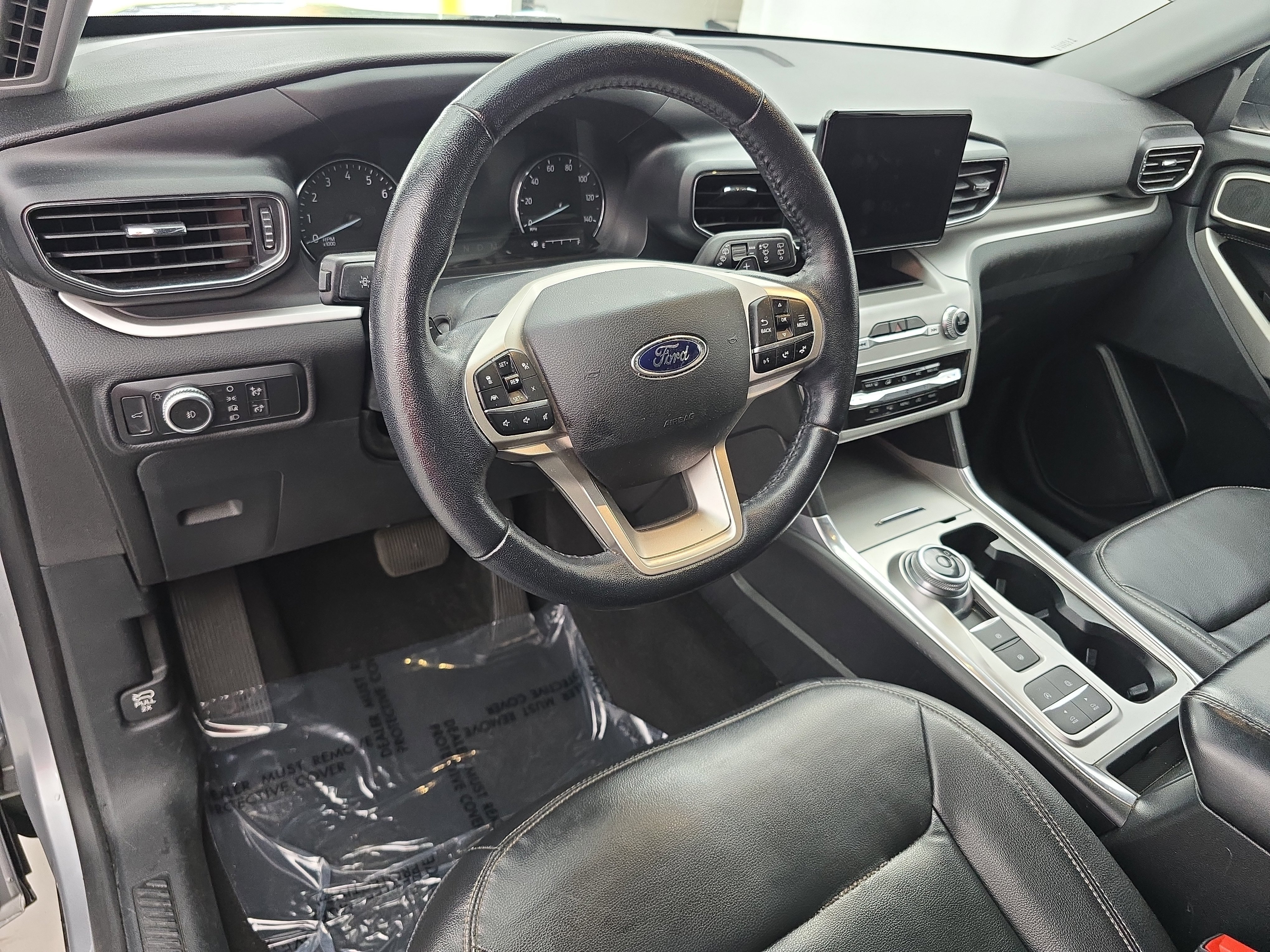 Used 2020 Ford Explorer XLT w/ Equipment Group 202A image 17