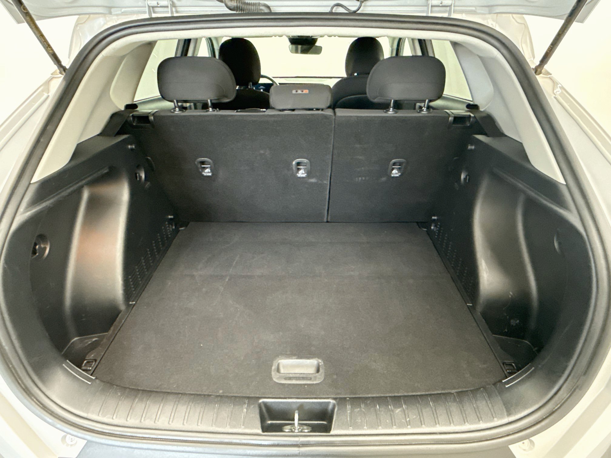 Used 2025 Hyundai Kona SEL FWD image 28
