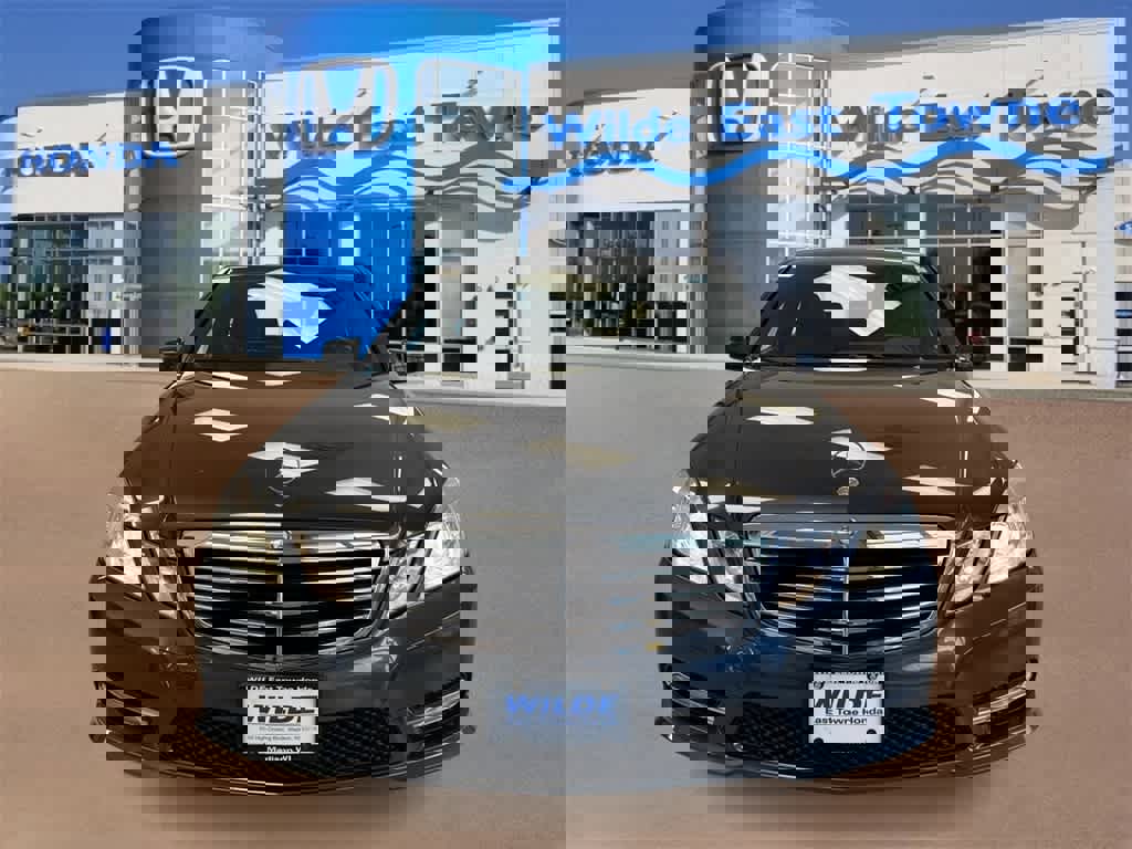 Used 2012 Mercedes-Benz E 350 4MATIC Sedan image 3