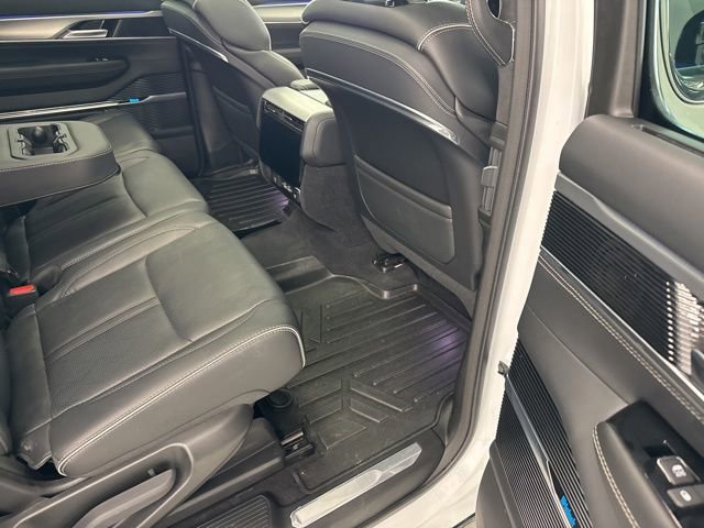 Used 2023 Jeep Grand Wagoneer Series II w/ Flexible Seating Group AWD/4WD image 32