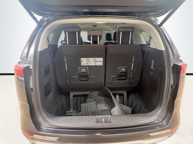 Used 2024 Kia Carnival EX image 27