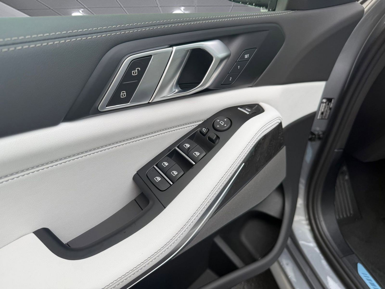 New 2026 BMW X5 xDrive40i w/ M Sport Package image 22