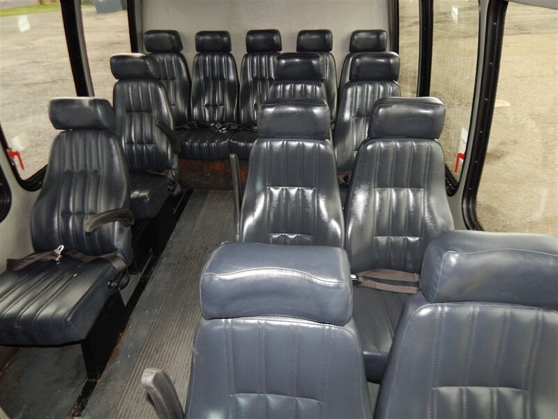 Used 2010 Chevrolet Express 3500 Extended RWD image 30