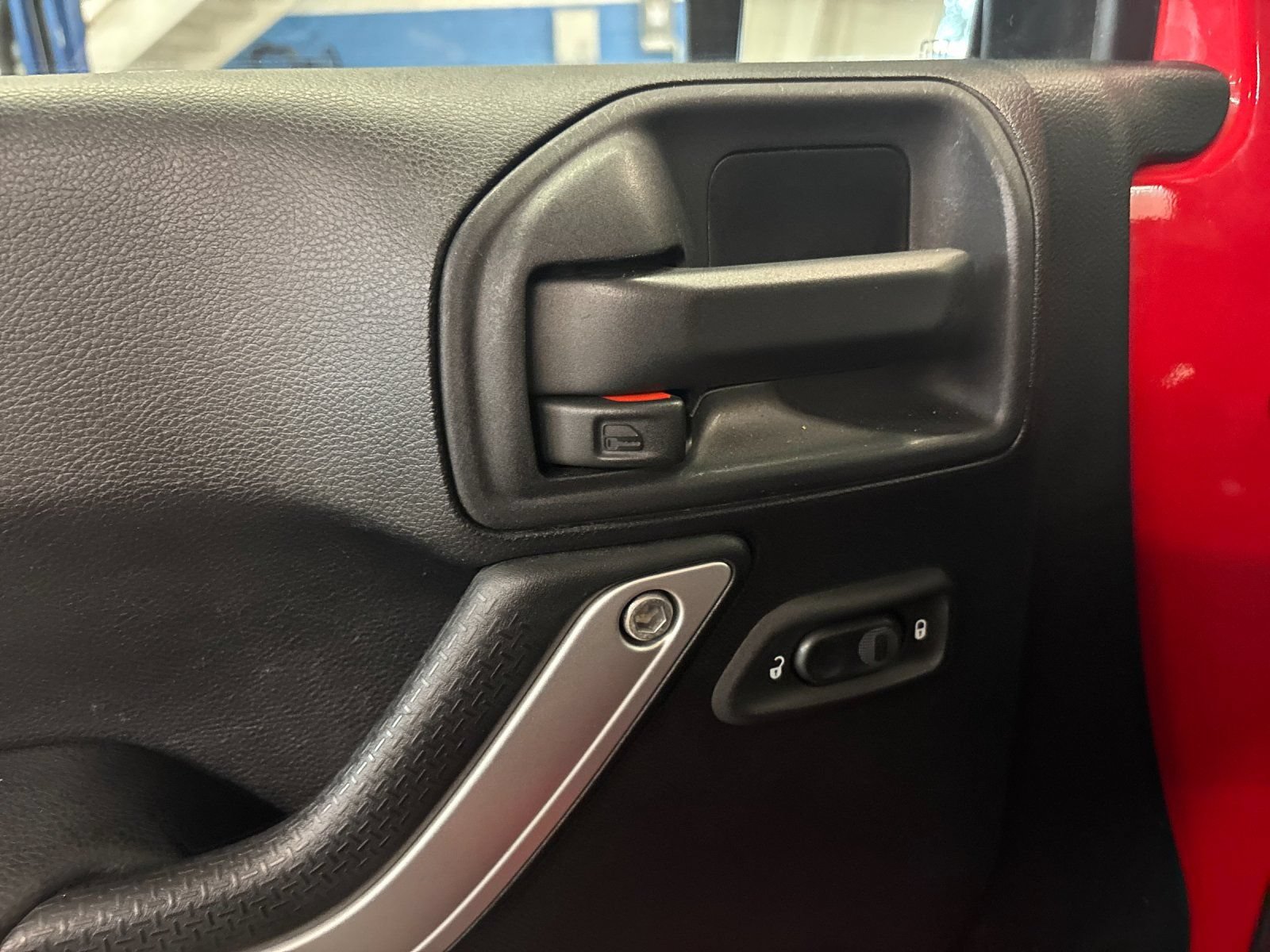 Used 2014 Jeep Wrangler Sahara w/ Dual Top Group AWD/4WD image 11