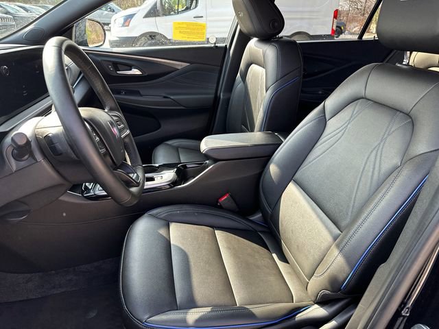 Used 2025 Buick Envista Sport Touring image 35