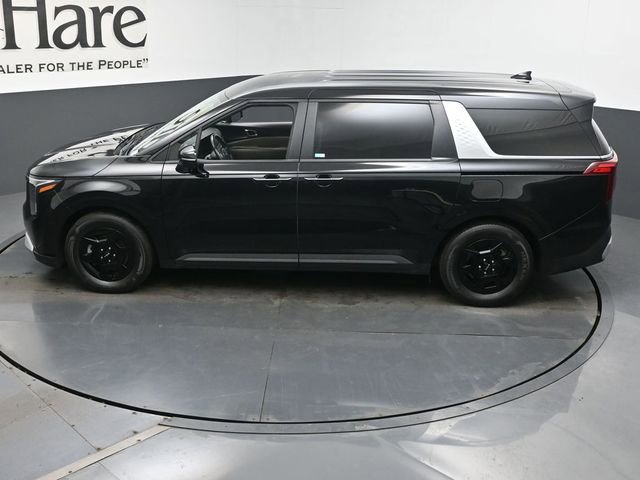 Used 2025 Kia Carnival FWD image 42
