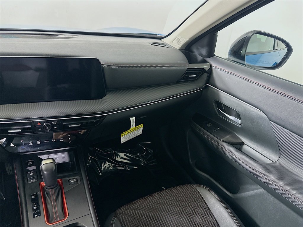 Used 2025 Nissan Kicks SR w/ Illumination Package image 19