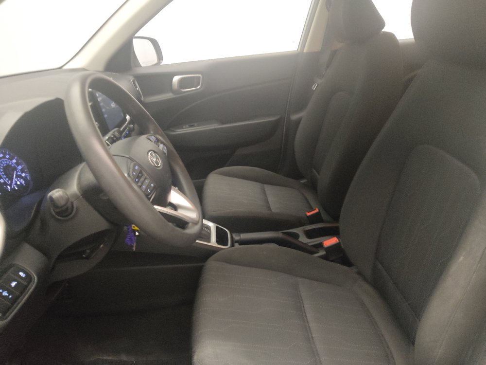 Used 2021 Hyundai Venue SE FWD image 17
