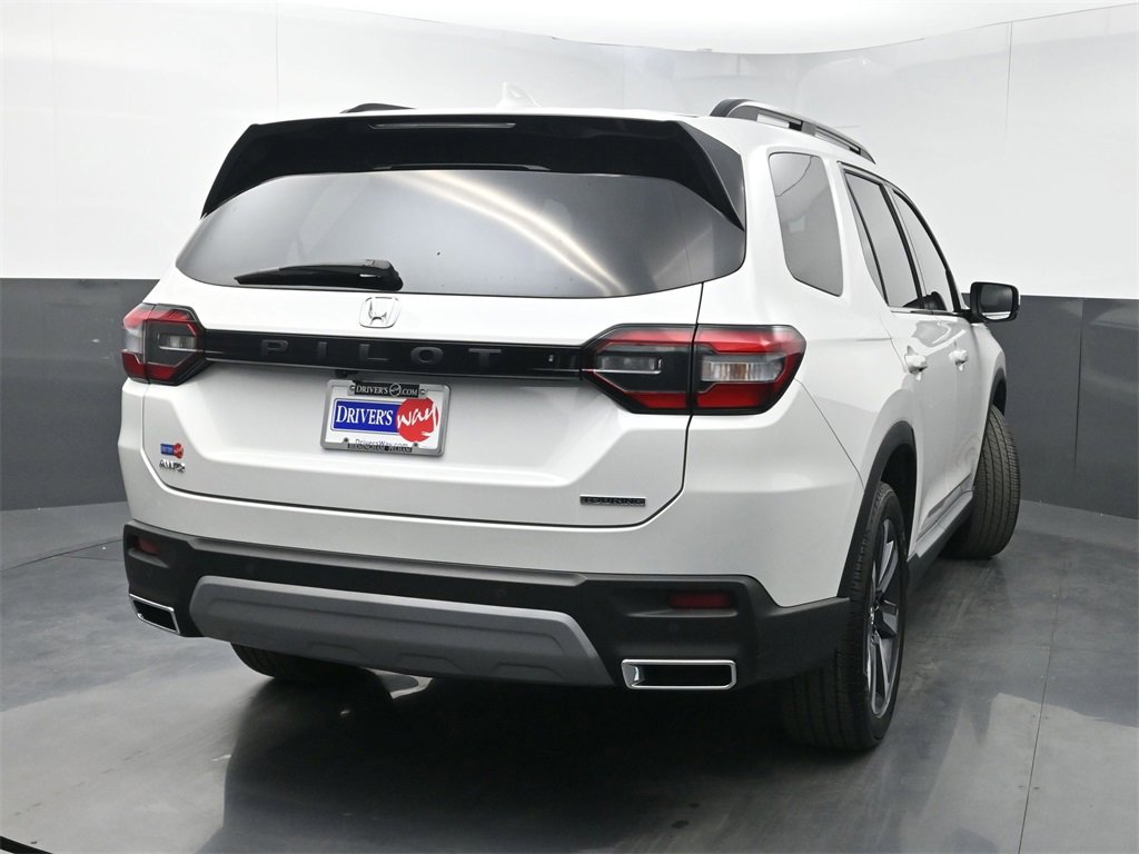Used 2025 Honda Pilot Touring image 43