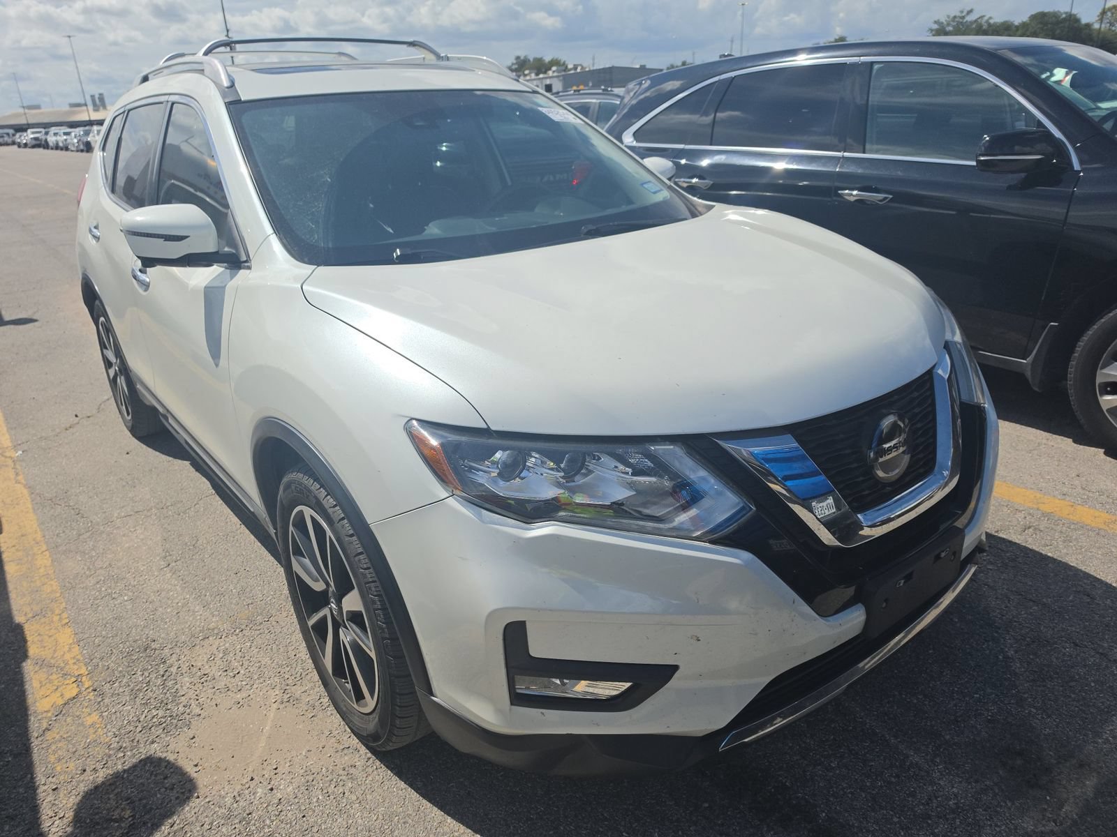 Used 2019 Nissan Rogue SL w/ Premium Package FWD image 4