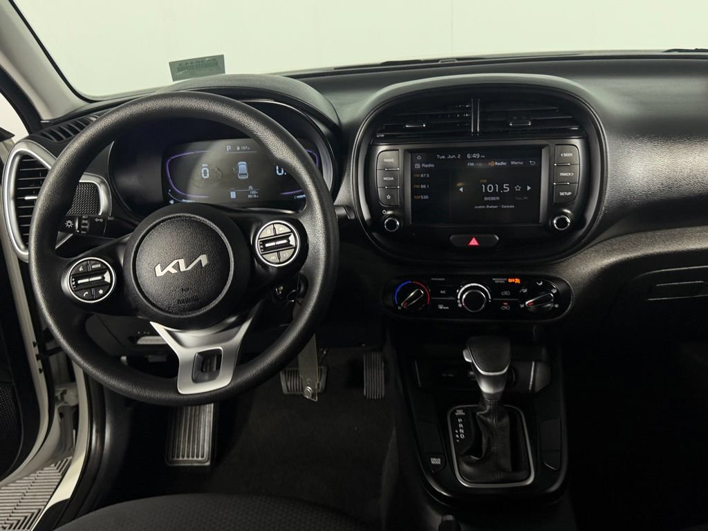 Used 2025 Kia Soul LX FWD image 16