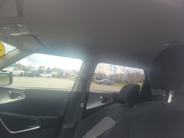 Used 2022 Kia Soul LX w/ Technology Package image 15