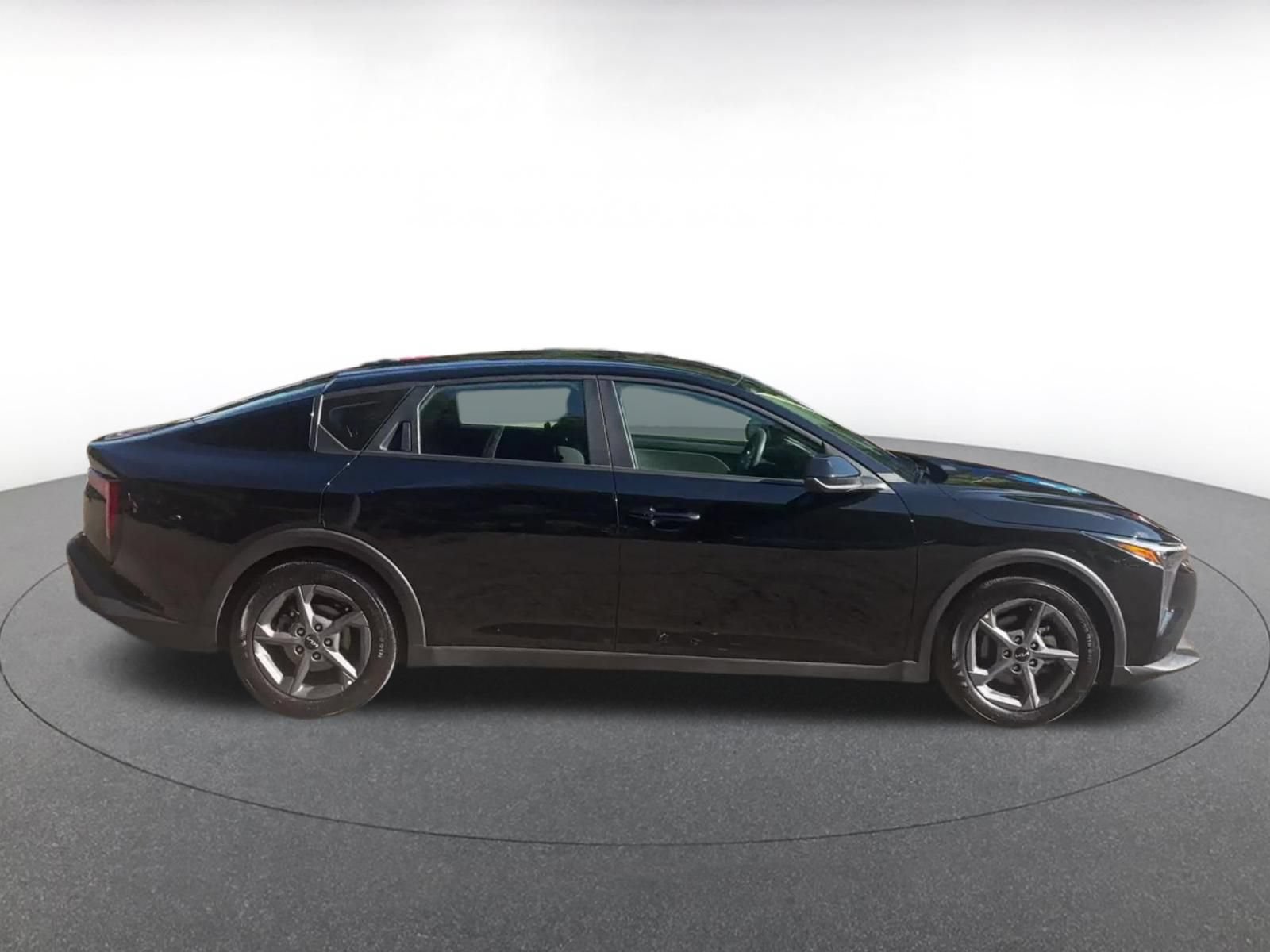 Used 2025 Kia K4 FWD image 15