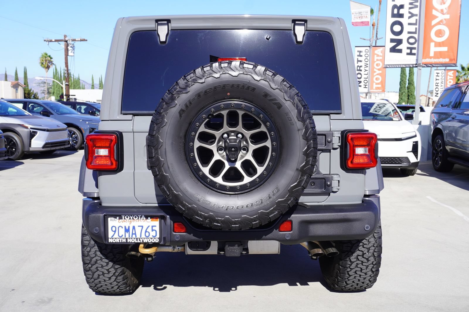 Used 2022 Jeep Wrangler Unlimited Rubicon w/ Xtreme Recon 35" Tire Package AWD/4WD image 5