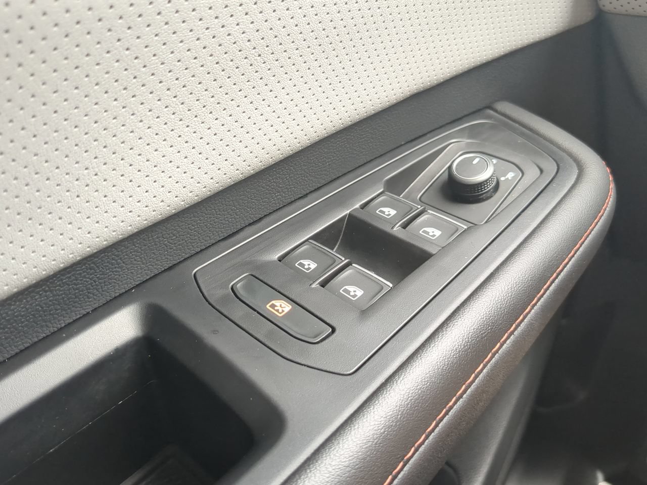 Used 2024 Volkswagen Atlas Peak Edition SEL AWD/4WD image 25
