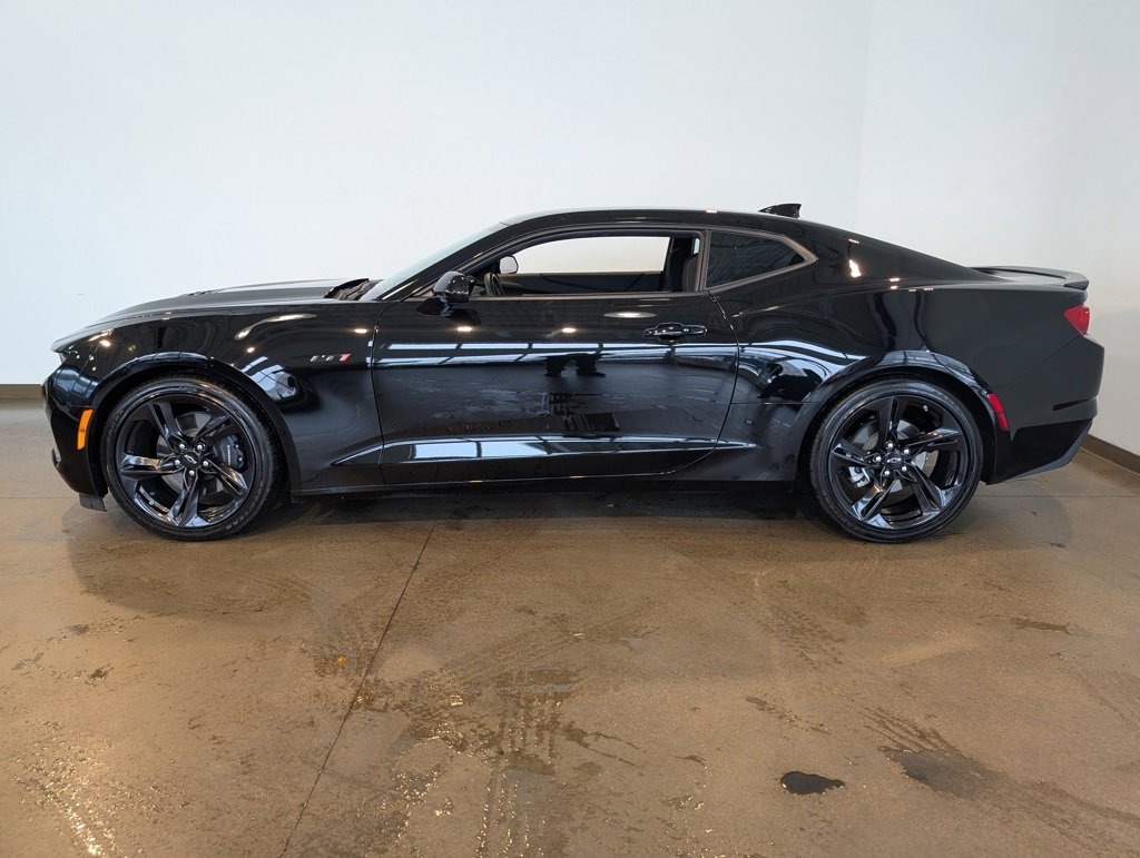Used 2024 Chevrolet Camaro LT image 3