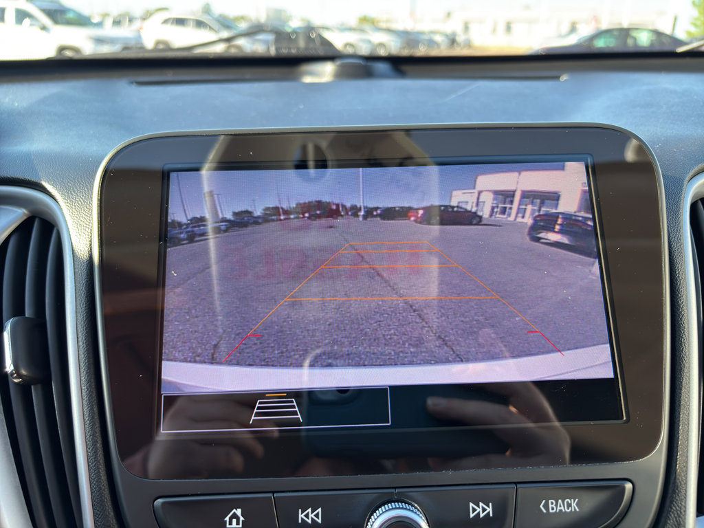 Used 2022 Chevrolet Malibu LT image 15