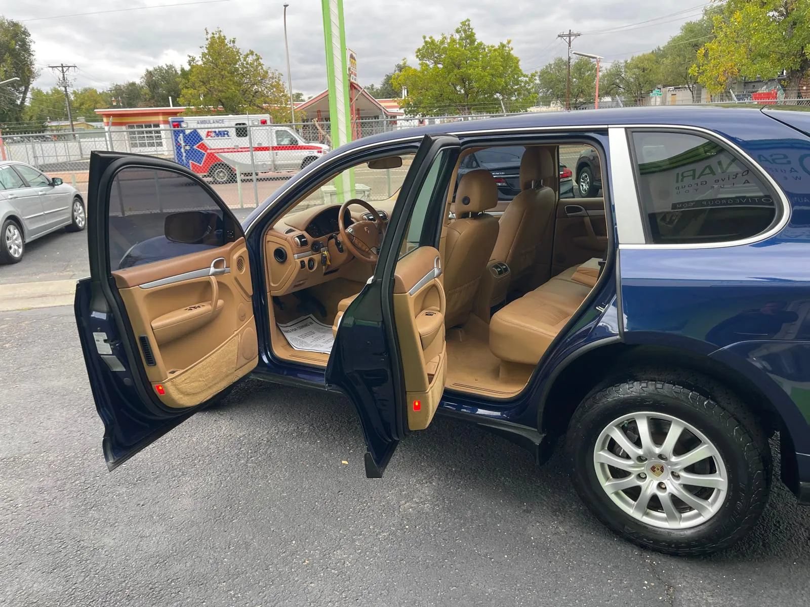 Used 2010 Porsche Cayenne AWD/4WD image 14