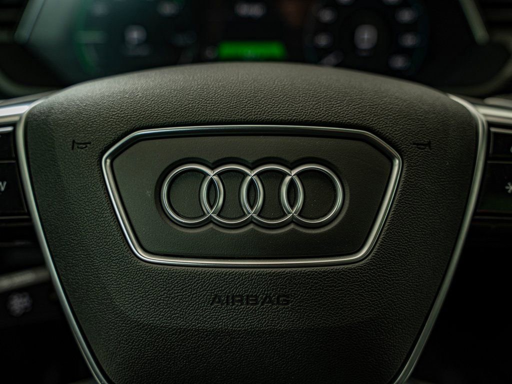 Used 2022 Audi e-tron Premium w/ Convenience Plus Package image 23