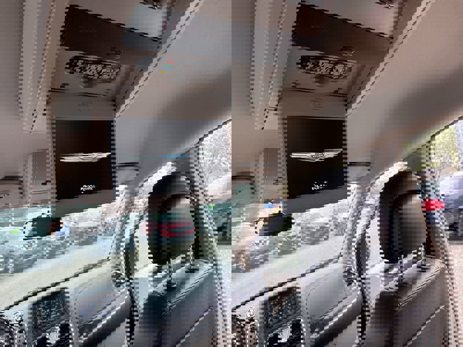 Used 2014 Chrysler Town & Country Touring FWD image 19